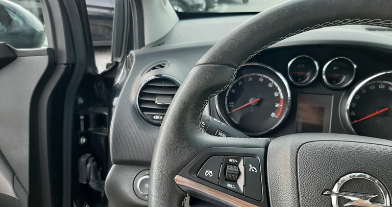 Opel Meriva cena 32700 przebieg: 150000, rok produkcji 2015 z Sępopol małe 154